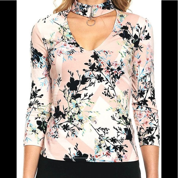 Like 🆕 GUESS | Three Quarter Sleeve Irene Choker Top - Picture 5 of 8